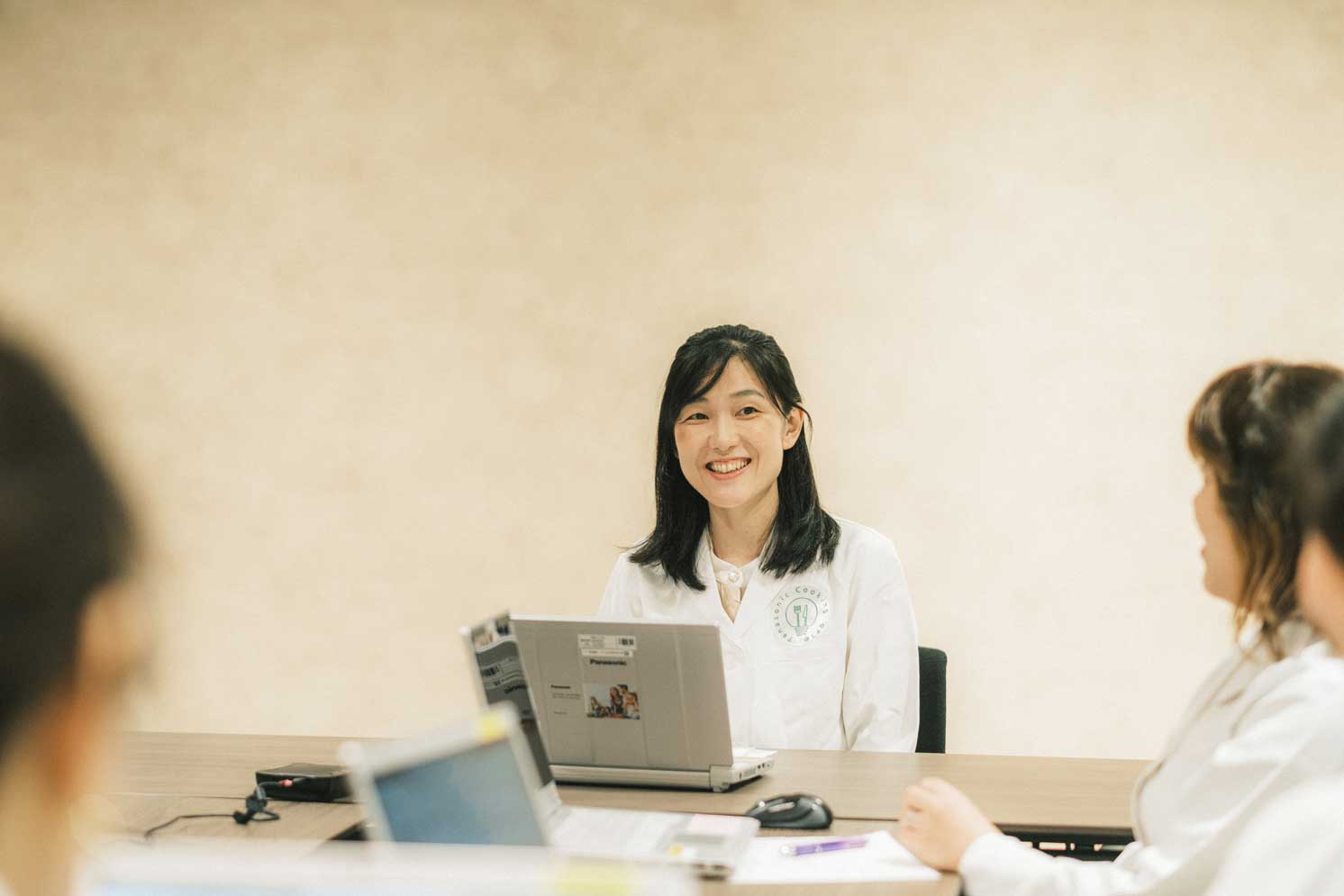 冷蔵庫担当の松山真衣氏| Make New Magazine「未来の定番」をつくるために、パナソニックのリアルな姿を伝えるメディア